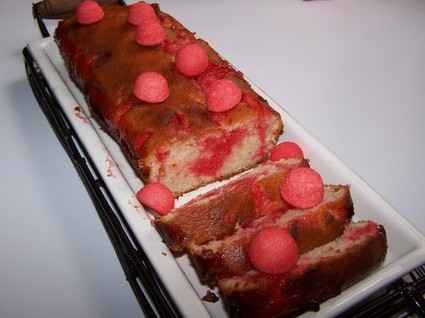 Recette de cake au yaourt et aux fraises tagada