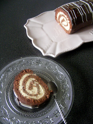 Recette de gâteau roulé ou bûche au chocolat, crème légère saveur ...