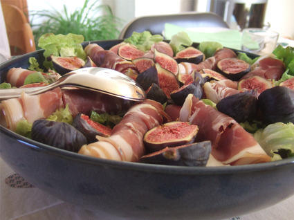 Recette de salade aux figues et jambon de pays