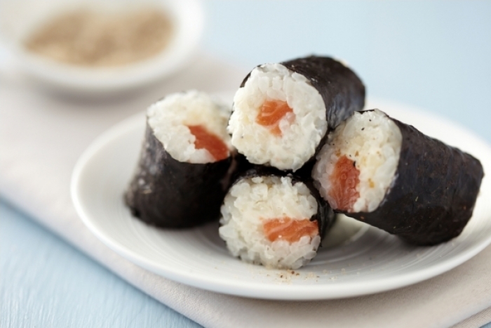 Recette de maki de saumon aux épices et au philadelphia rapide