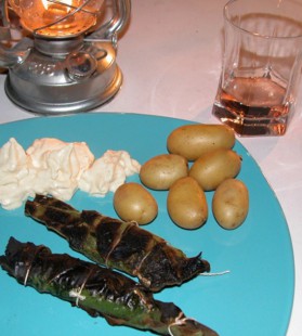 Sardines grillées en feuilles de figuier, chantilly à la moutarde pour ...