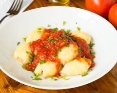 Recette gnocchis de pommes de terre et sauce aux tomates fraîches