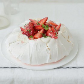 Pavlova fraise et crème vanille pour 8 personnes