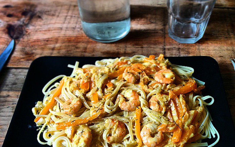 Recette spaghetti aux crevettes au curry et aux poivrons ...