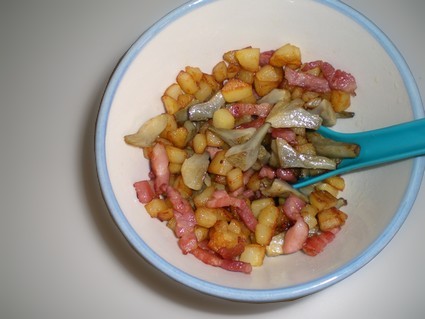 Recette de dés de pommes de terre, lardons, artichauts