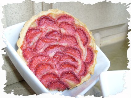 Recette de tartelette aux fraises et à la compotée de rhubarbe