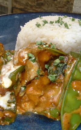 Recette de poulet au curry et pois gourmands