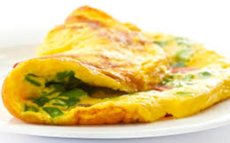 Recette omelette onctueuse à la ciboulette économique et rapide ...
