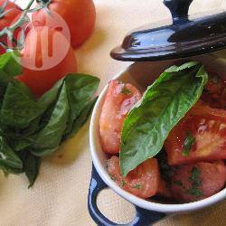 Recette salade toute simple de tomates au basilic – toutes les ...