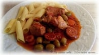 Sauté de porc au vin rouge, chorizo et olives