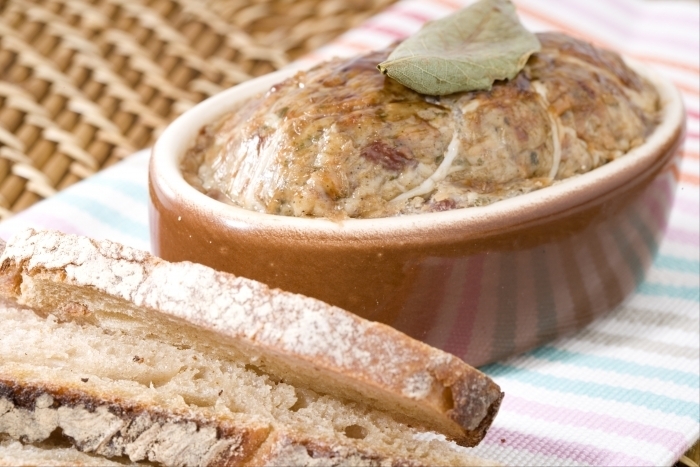 Recette de terrine de canard aux poivres et foie gras facile et rapide
