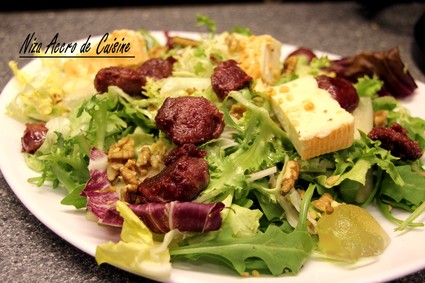 Recette de salade aux gésiers confits, herve et noix