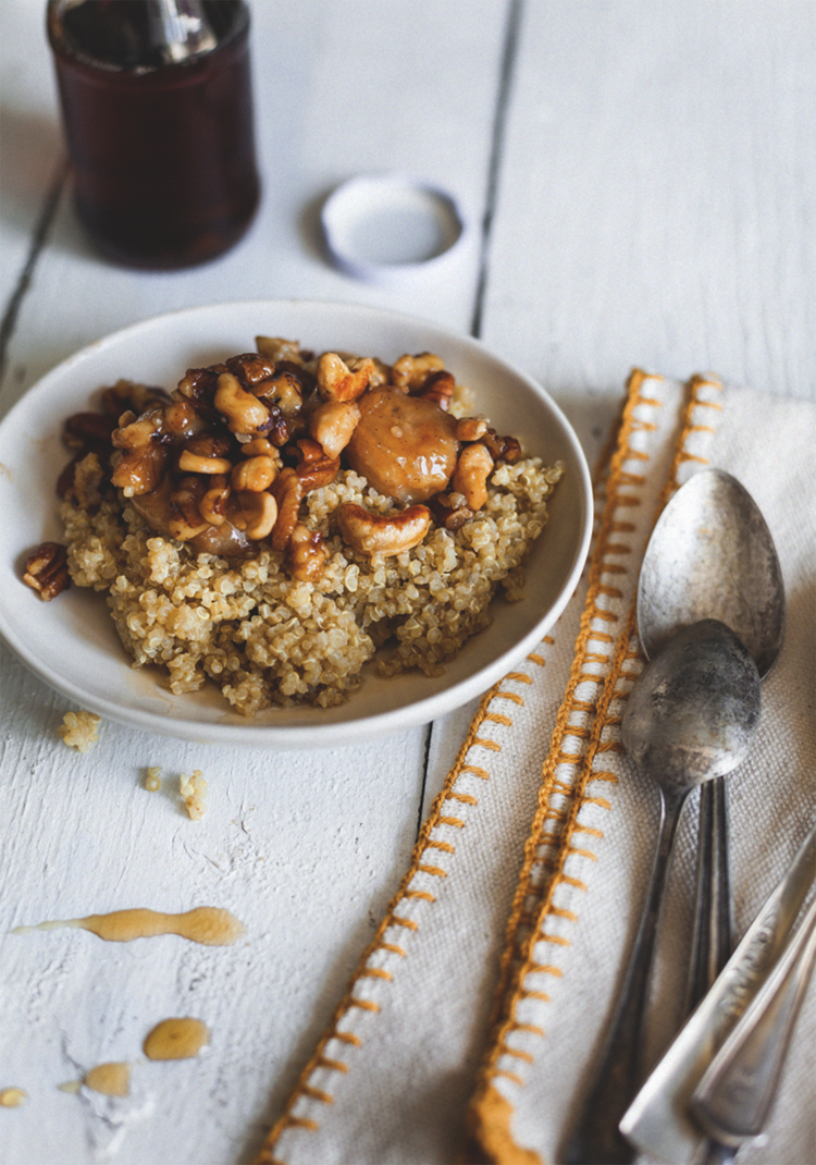 Gruau de quinoa et garniture de noix & bananes caramélisées ...