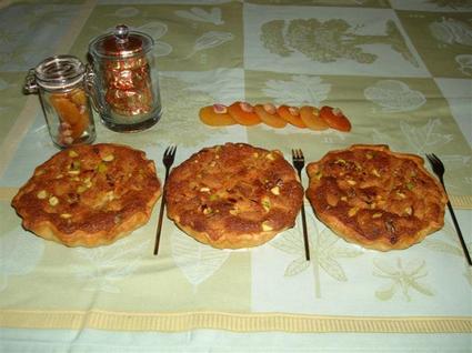 Recette de tarte aux poires, fruits secs et macarons d'amiens