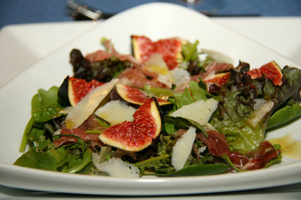 Recette de salade d'automne aux figues fraiches