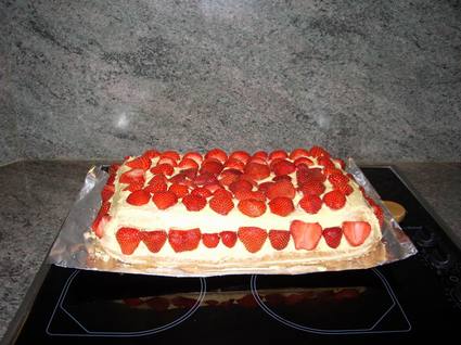 Gâteau de savoie en fraisier