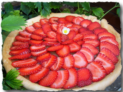 Recette de tarte aux fraises et compote de rhubarbe épicée