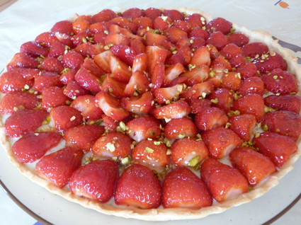 Recette de tarte aux fraises, chocolat blanc et éclats de pistaches ...