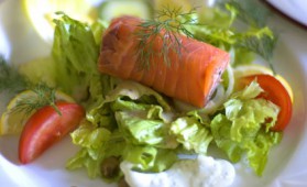 Salade au saumon et au yaourt citronné pour 4 personnes ...