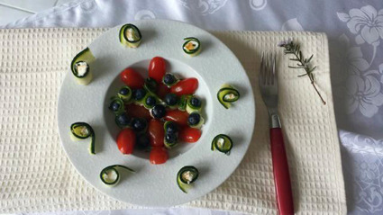 Recette de salade myrtilles, courgettes, tomates et chèvre