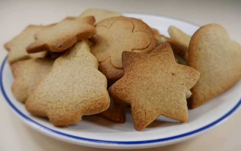 Recette biscuits de noël à la cannelle pas chère et simple > cuisine ...