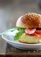 Recette de mini burger au saumon et crevettes
