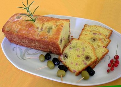 Cake aux olives et gruyère