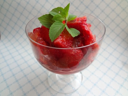 Recette de salade de fraises en gelée de cannelle