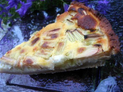 Recette de tarte à la rhubarbe, fromage blanc et crème fraîche