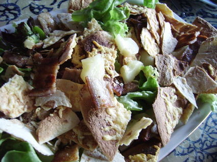 Tortilla en salade sucrée-salée