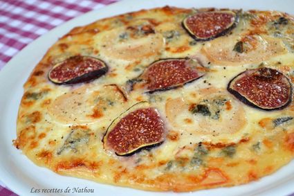 Pizza aux figues, poires et gorgonzola