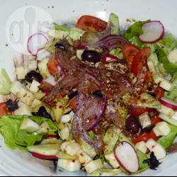 Recette salade de légumes frais aux olives et fromage – toutes les ...