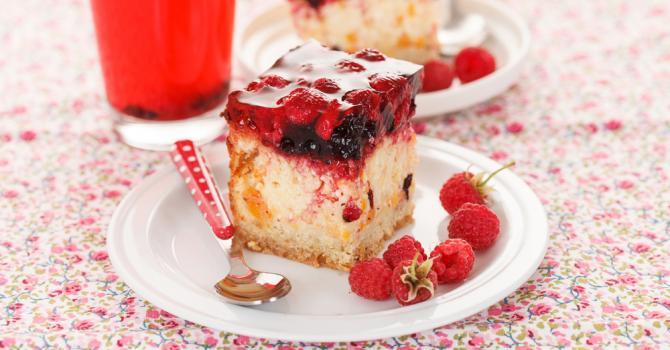 Recette de gâteau au yaourt 0% à la gelée de fruits rouges sans sucre