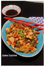 Recette de tagliatelles au poulet et légumes façon wok