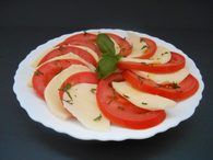 Recette de salade de tomates, mozzarella et basilic