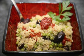 Quinoa aux tomates confites et pois pour 4 personnes