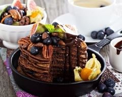 Recette pancakes au chocolat, figues et raisins noirs