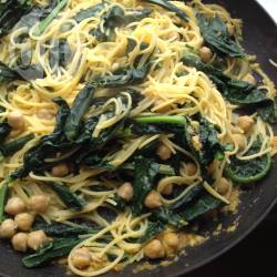 Recette spaghettis au kale et aux pois