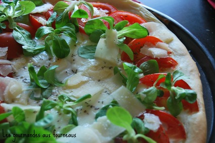 Recette de pizza à la ricotta, tomates et mozzarella