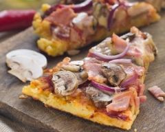Recette pizza jambon, champignons et oignon rouge