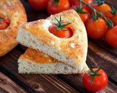 Recette fougasse aux tomates cerises à la fleur de sel