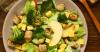 Recette de salade de brocolis et pommes aux cacahuètes