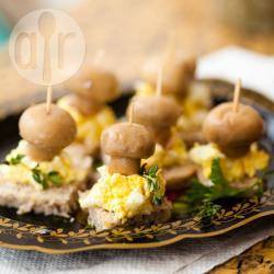 Recette canapés aux œufs et champignons – toutes les recettes ...