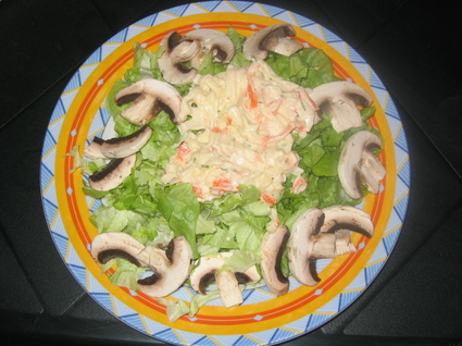 Recette de salade aux champignons et surimi