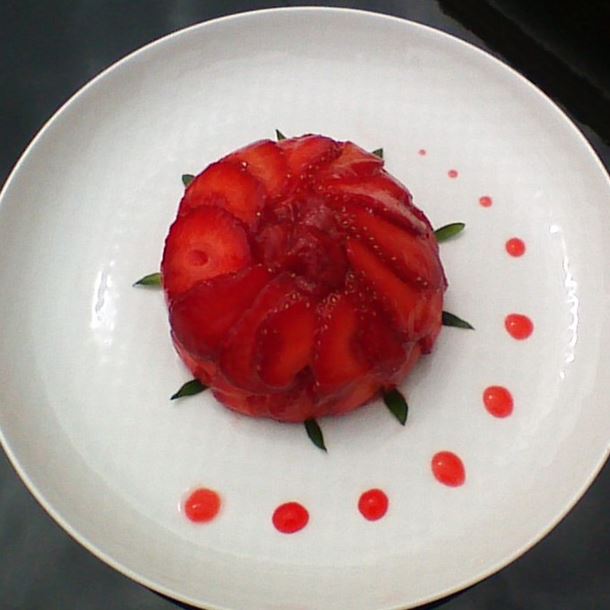 Recette fraises sur dôme de mousse chocolat blanc et insert de ...