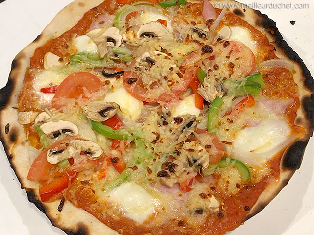 Pizza facile  notre recette illustrée  meilleurduchef.com