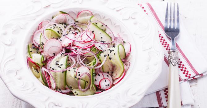 Recette de salade de concombre aux radis à la japonaise