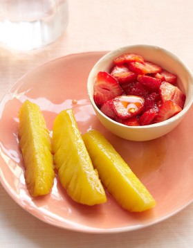 Ananas poêlé, fraises aux piquillos de trish deseine pour 4 ...