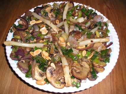 Recette de salade tiède d'asperges et ses légumes