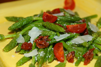 Recette de salade d'asperges ornithogales aux tomates séchées ...